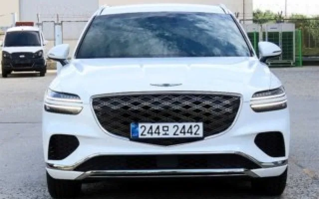 수원중고차팔기 GV70 2.5T 가솔린 2WD 매물 사진 4 - 2025/05 9,819km