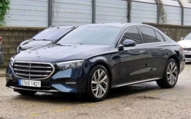 수원중고차팔기 E-클래스 W214 E220d 4MATIC 매물 사진 12 - 2024/09 51,107km